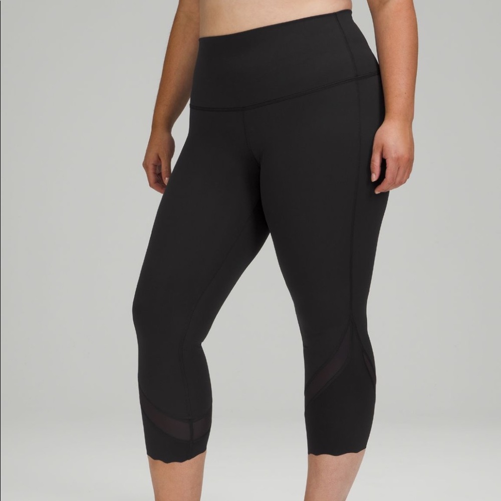Lululemon black scalloped legging